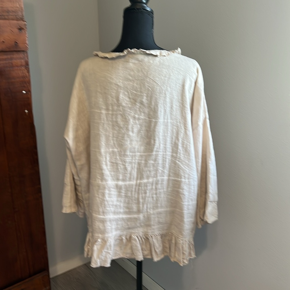 Linen VNeck Top - Picture 2 of 6